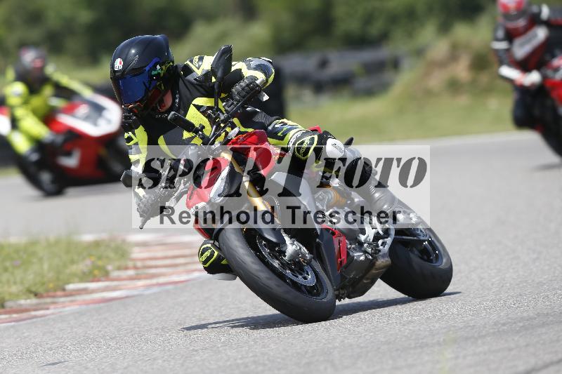 /27 12.06.2025 Ducati Schweiz Trackday Warmup  ADR/blau-bleu/ohne